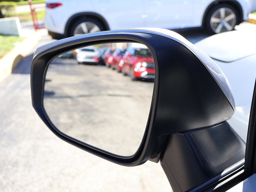 2022 Toyota RAV4 XLE photo 32
