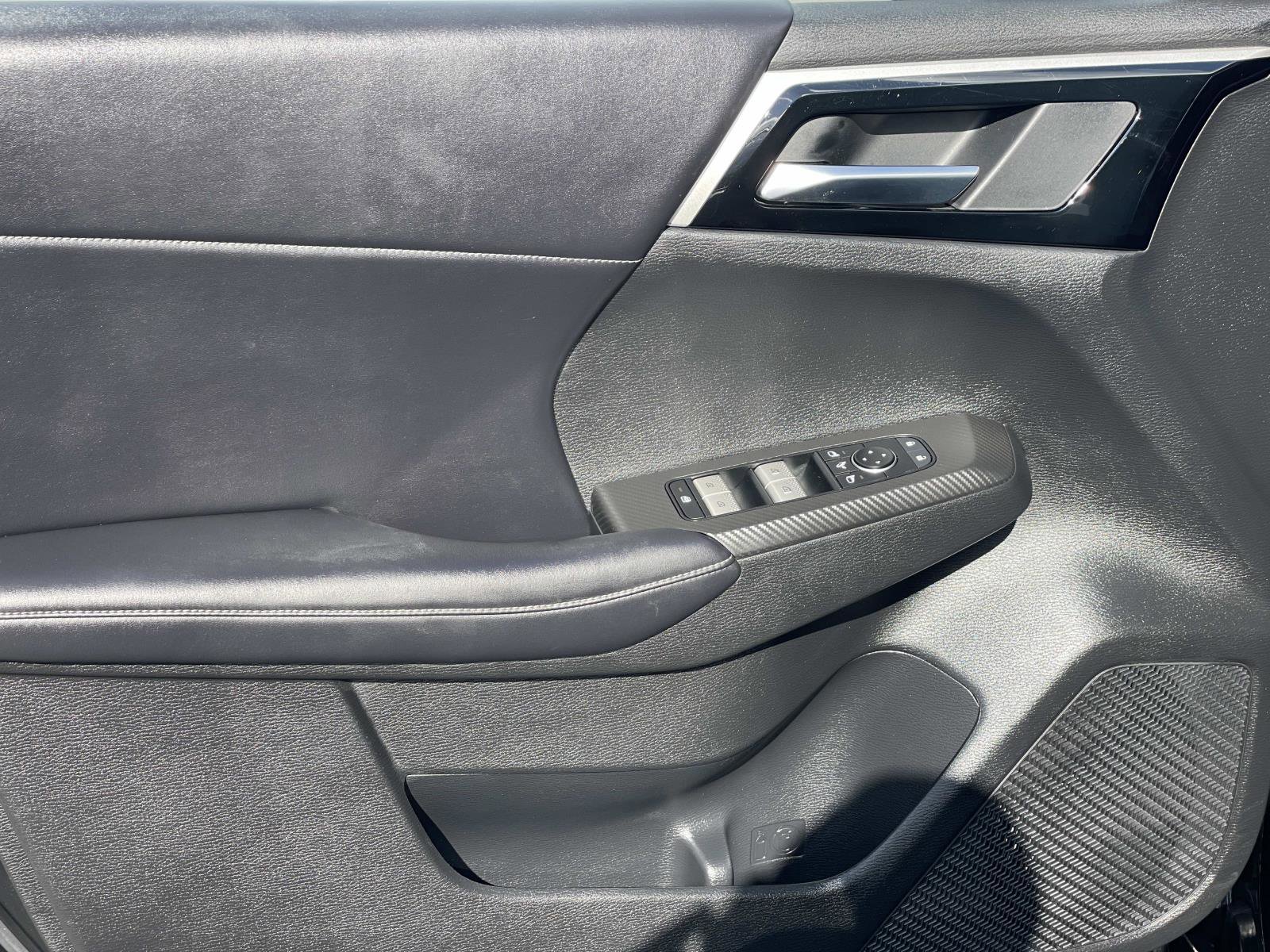 2023 Mitsubishi Outlander PHEV SE photo 17