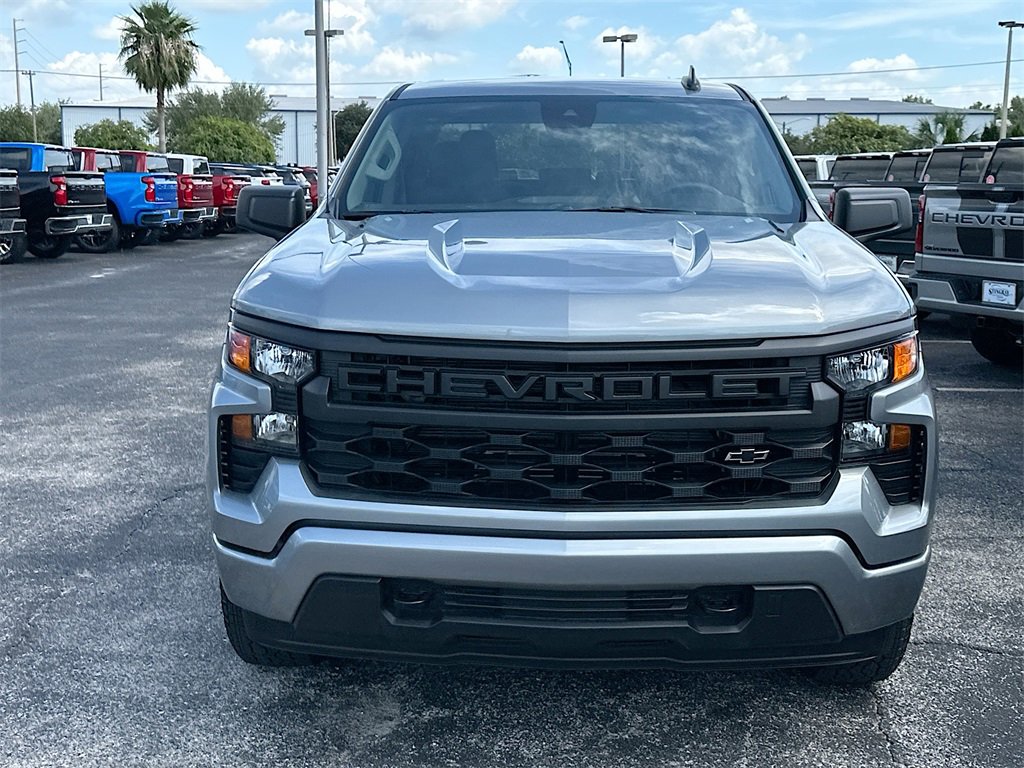 2025 Chevrolet Silverado 1500 Custom photo 2