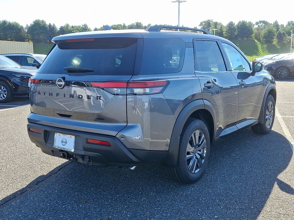2025 Nissan Pathfinder SV photo 3