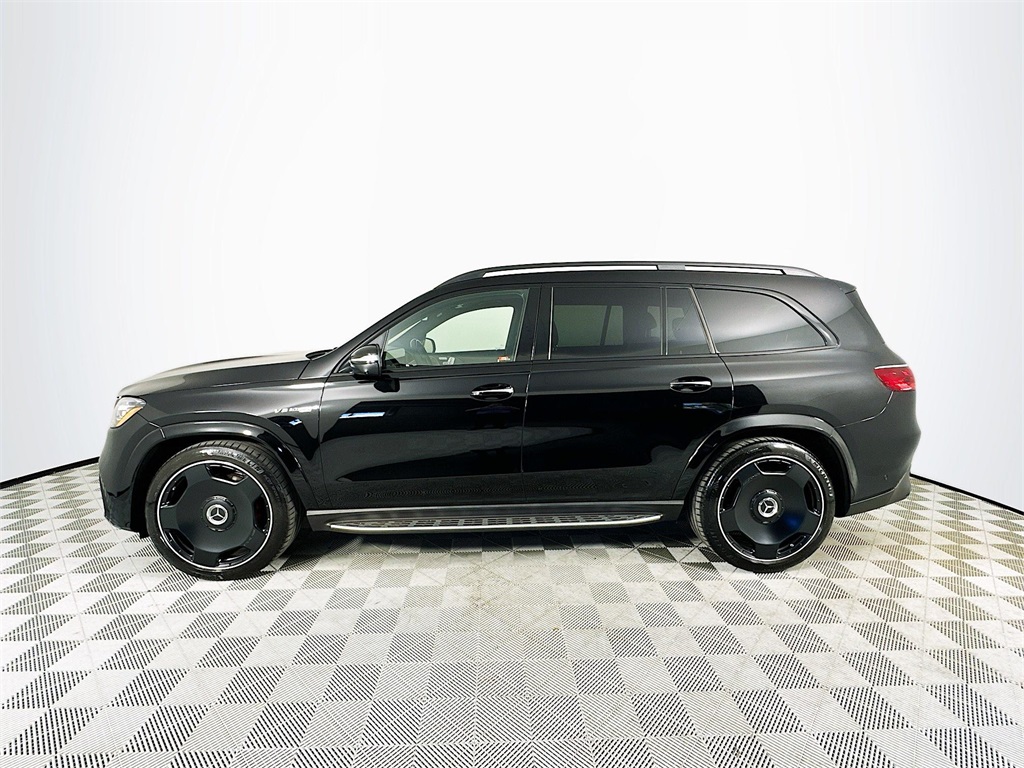 2024 Mercedes Benz GLS 63 AMG 4MATIC photo 3