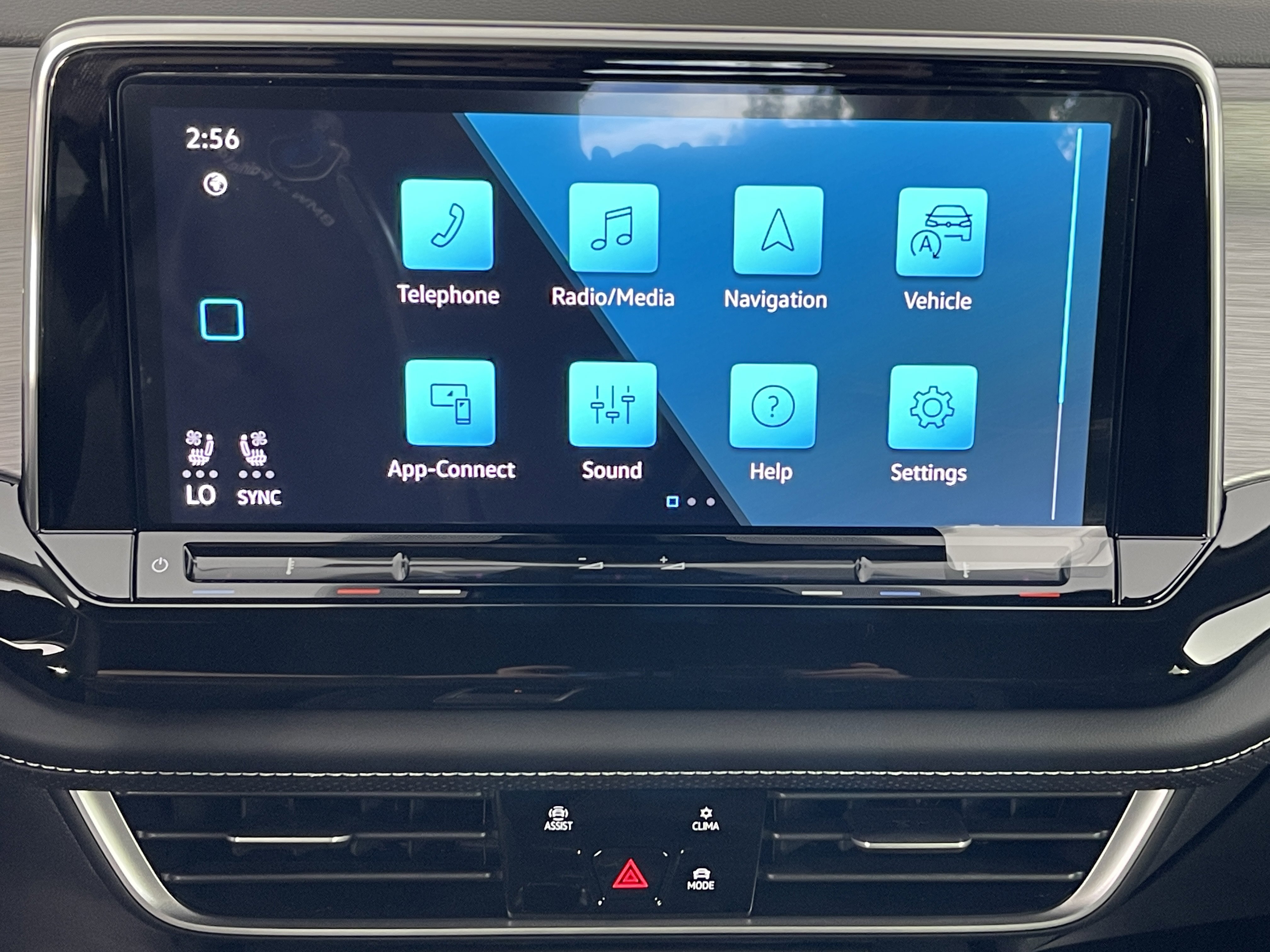 2026 Volkswagen Atlas Cross Sport SE photo 3
