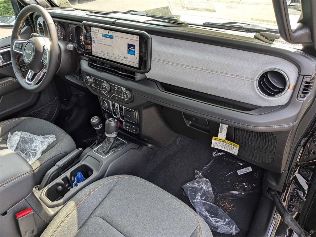 2024 Jeep Wrangler Sahara photo 23