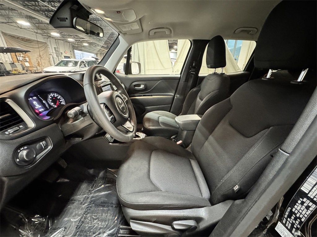 2023 Jeep Renegade Latitude Upland photo 18