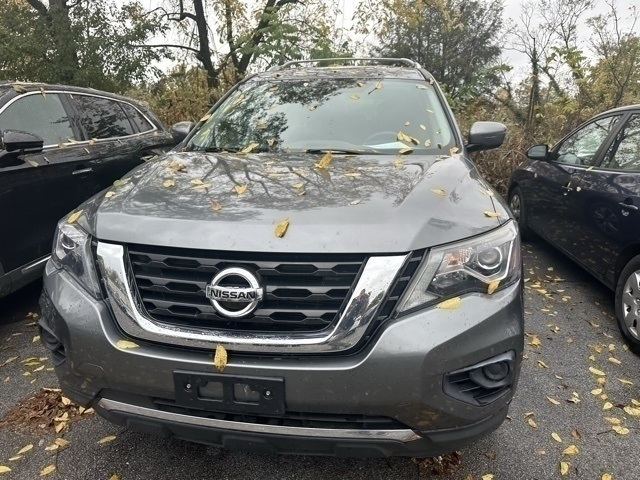 2020 Nissan Pathfinder S photo 2