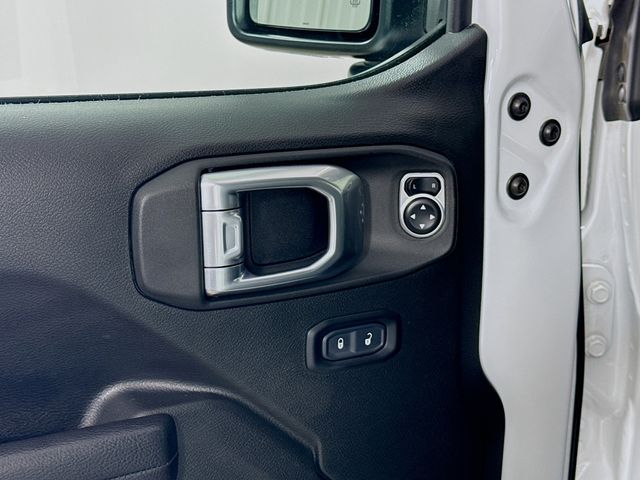 2024 Jeep Gladiator Willys photo 17