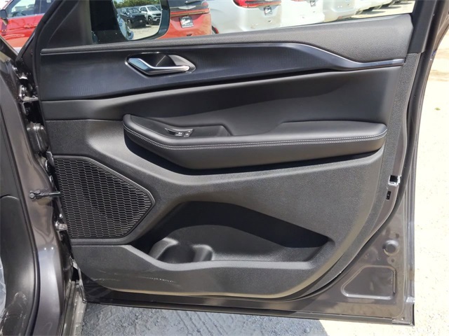 2025 Jeep Grand Cherokee Altitude photo 27