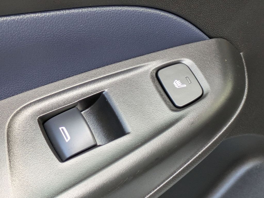 2022 Chevrolet Bolt EUV Premier photo 23