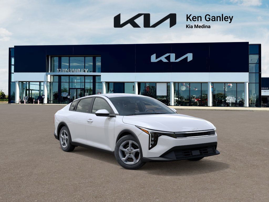 2025 Kia K4 LXS photo 5