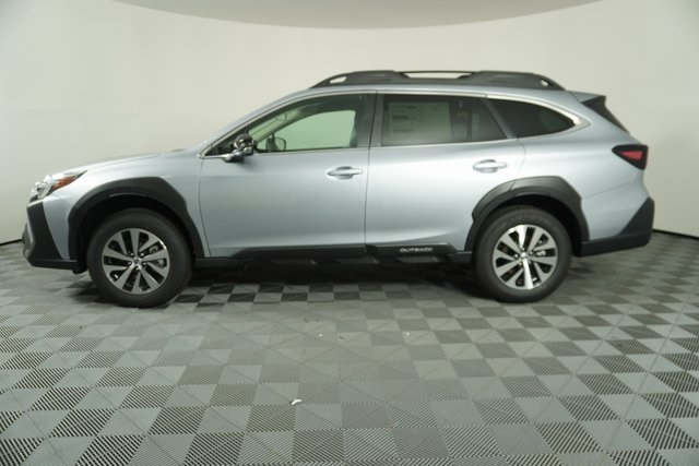 2025 Subaru Outback Premium photo 4