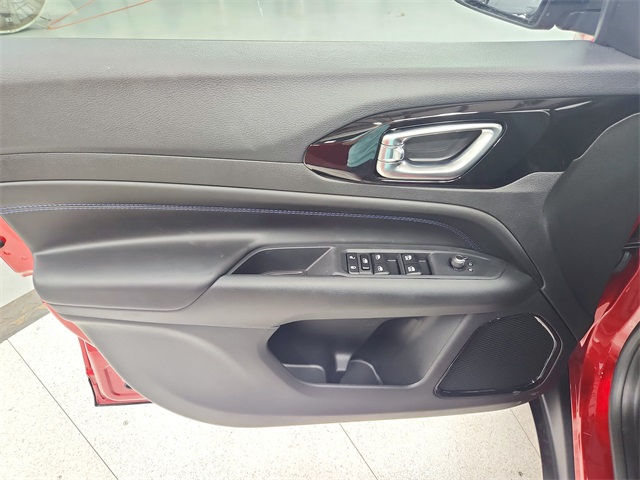 2025 Jeep Compass Latitude photo 26