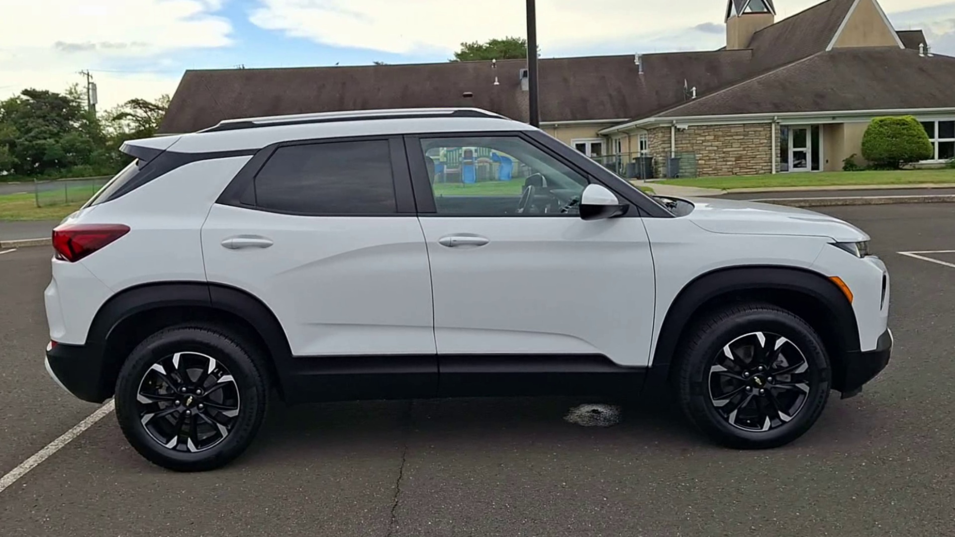 2023 Chevrolet Trailblazer LT photo 32