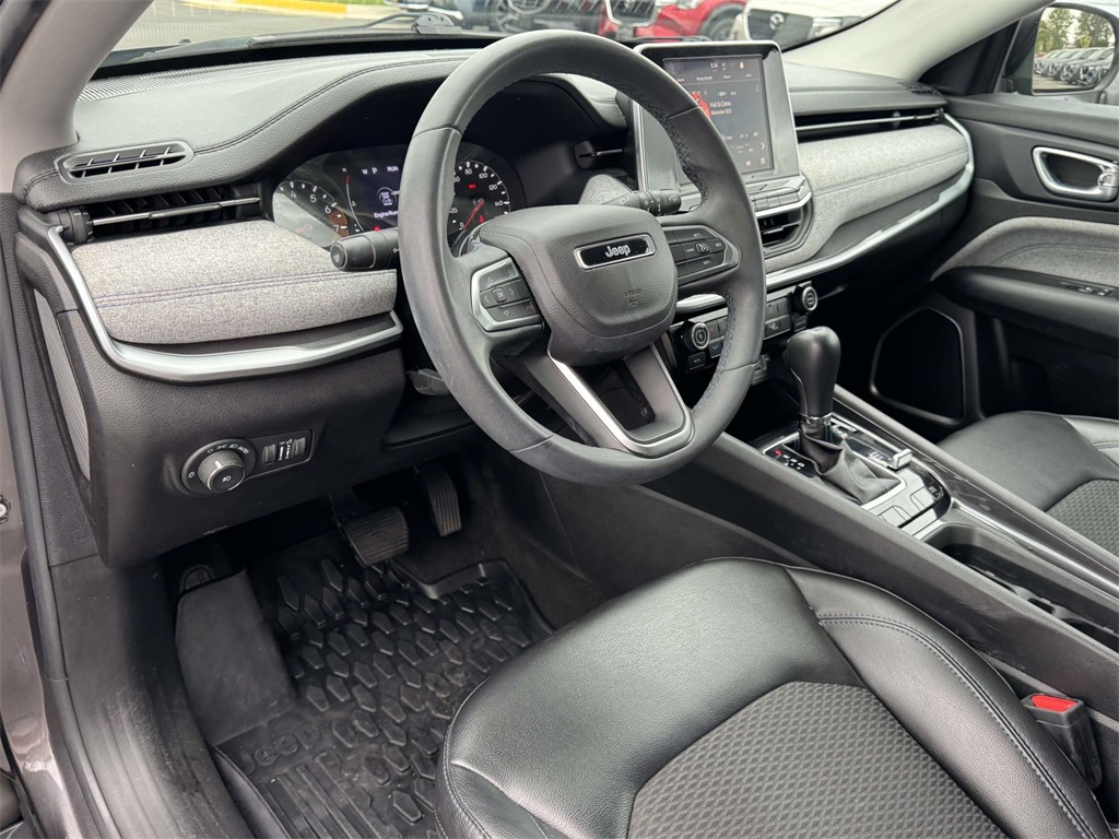 2022 Jeep Compass Latitude photo 2