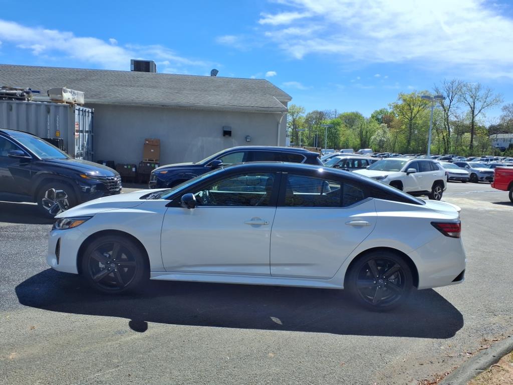 2024 Nissan Sentra SR photo 4