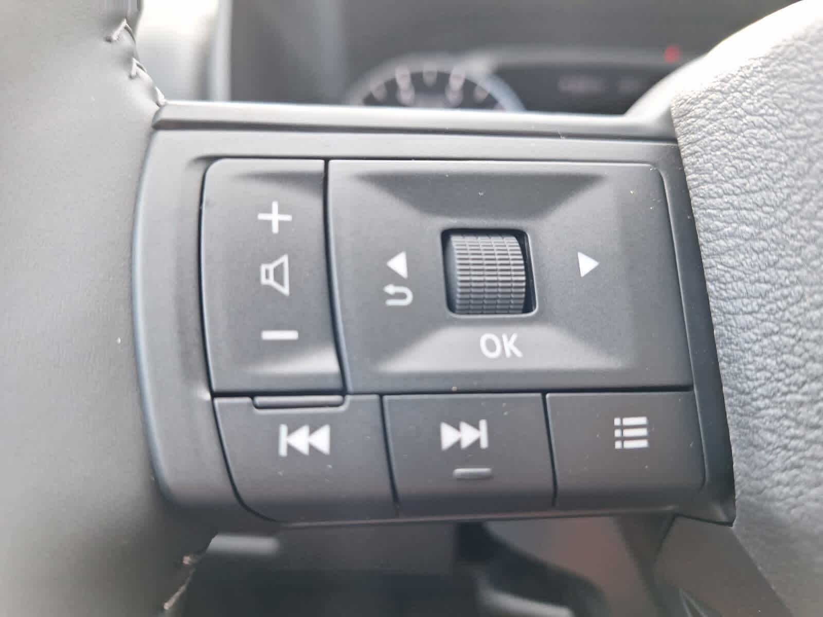 2026 Nissan Rogue SV photo 11