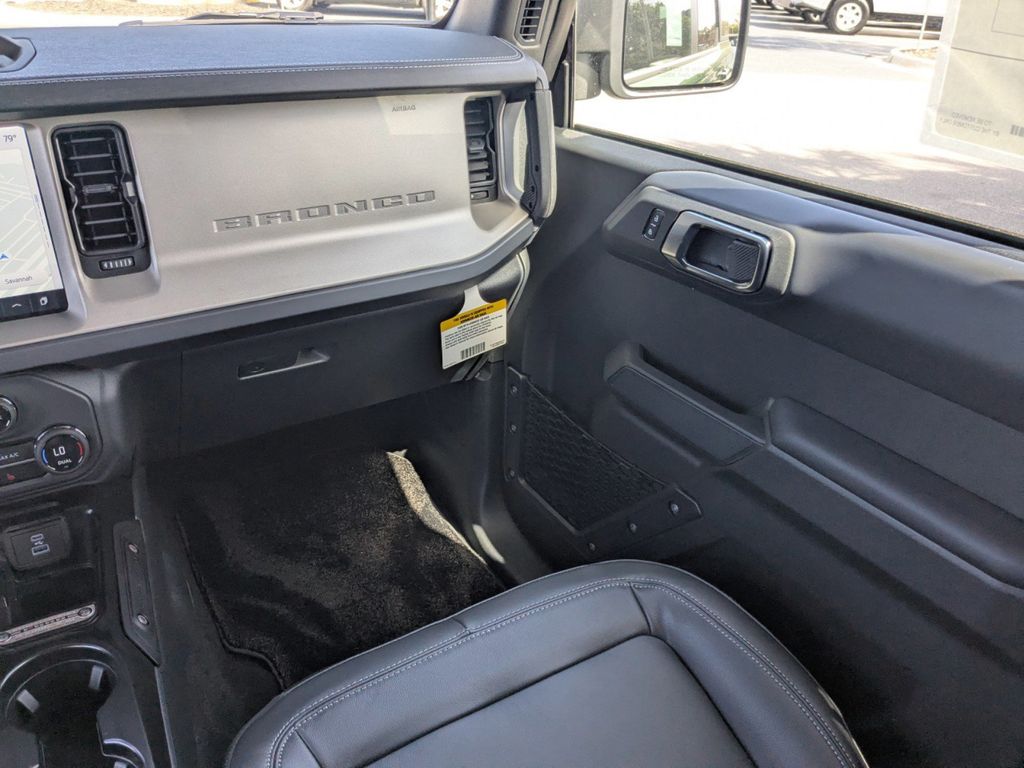 2025 Ford Bronco Outer Banks photo 17