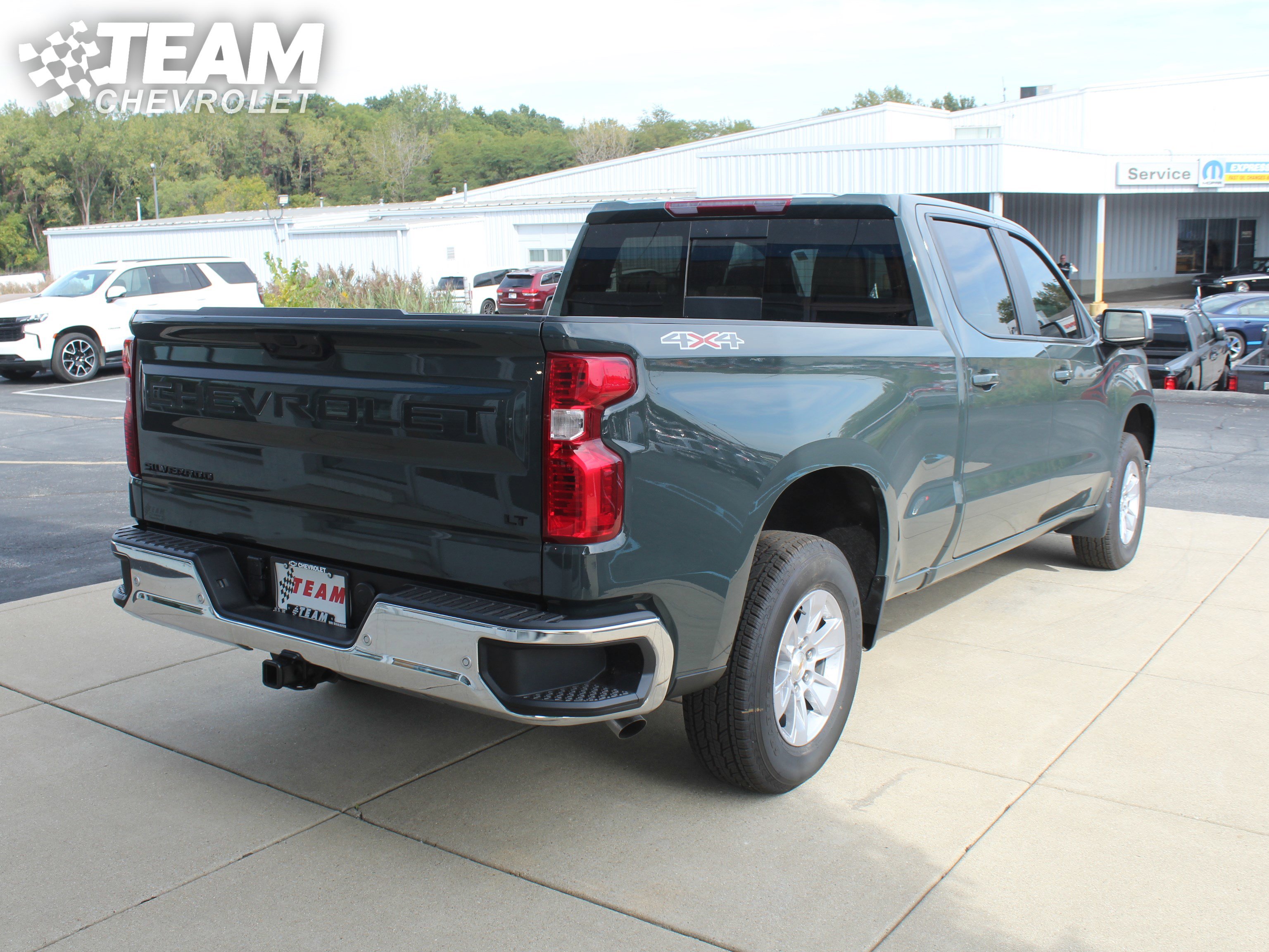2026 Chevrolet Silverado 1500 LT photo 2