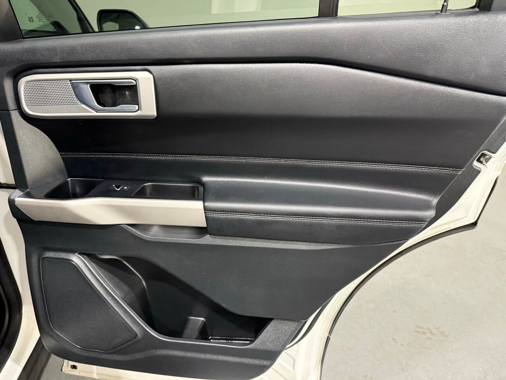 2022 Ford Explorer XLT photo 21
