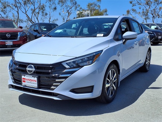 2025 Nissan Versa SV photo 3