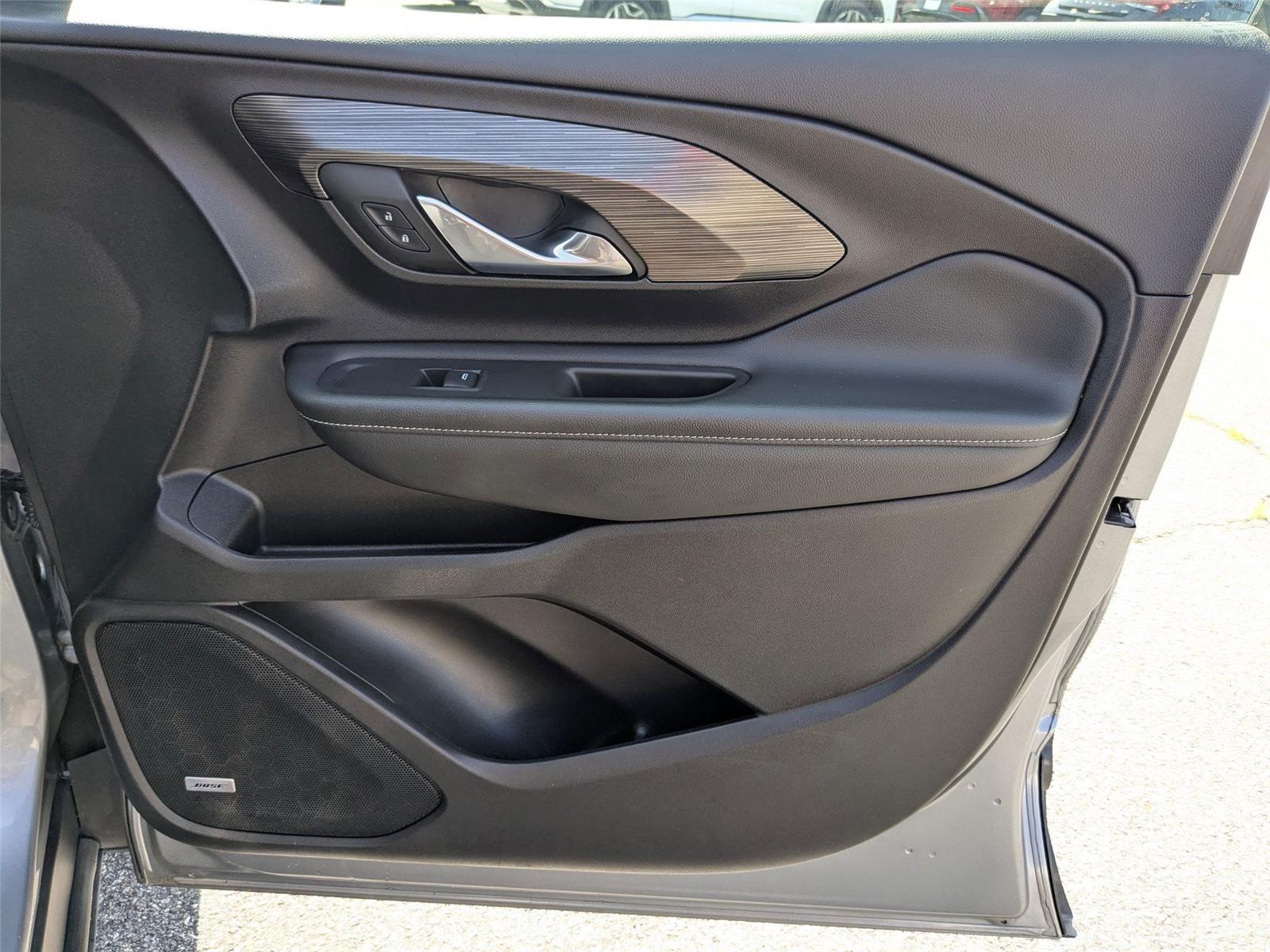 2024 Gmc Terrain SLT photo 40