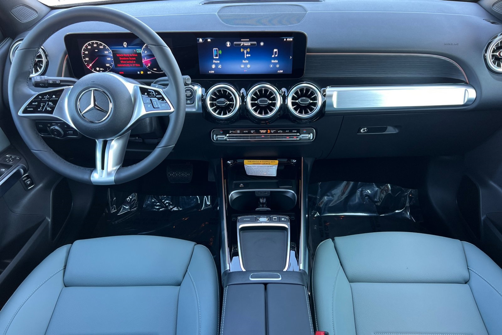 2026 Mercedes Benz GLB 250 4MATIC photo 3