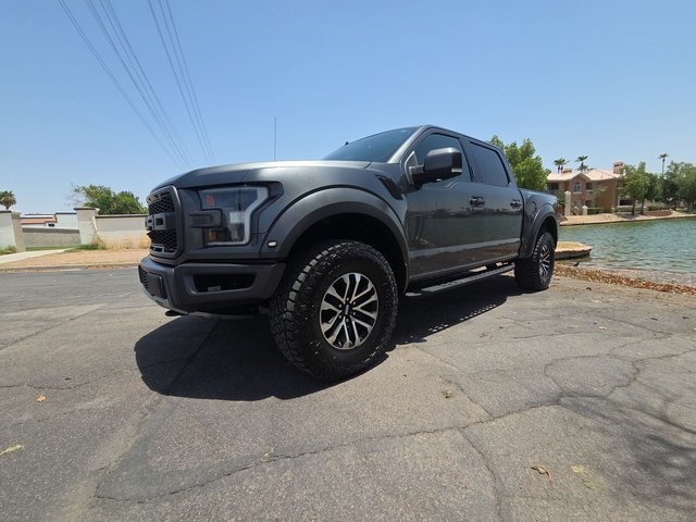 2019 Ford F-150 Raptor photo 2