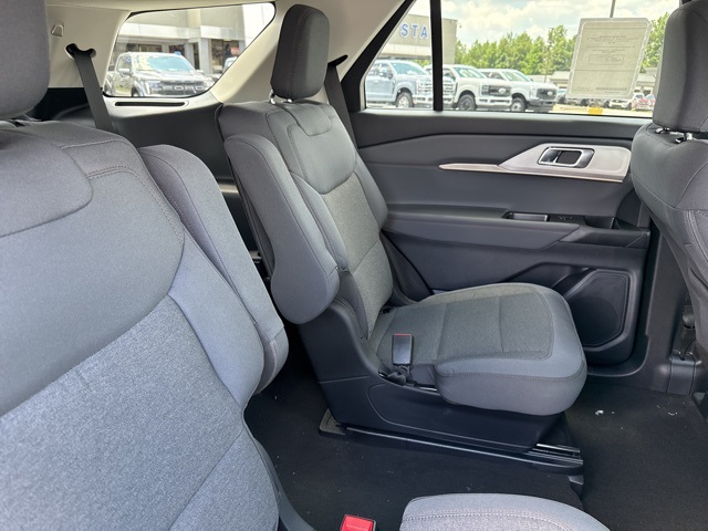 2025 Ford Explorer photo 19
