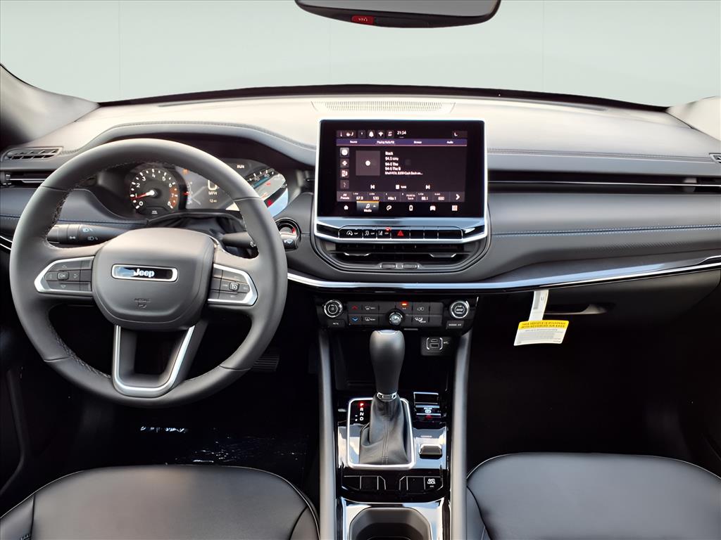 2026 Jeep Compass Latitude Altitude photo 8