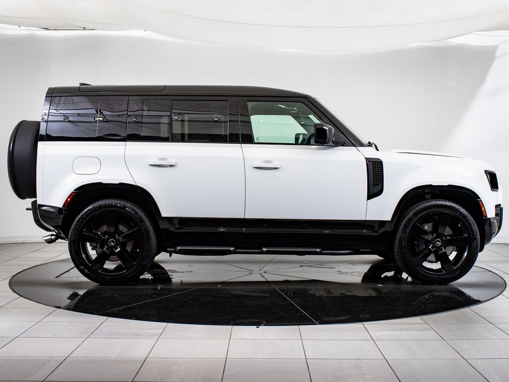 2025 Land Rover Defender 110 X-Dynamic SE photo 9