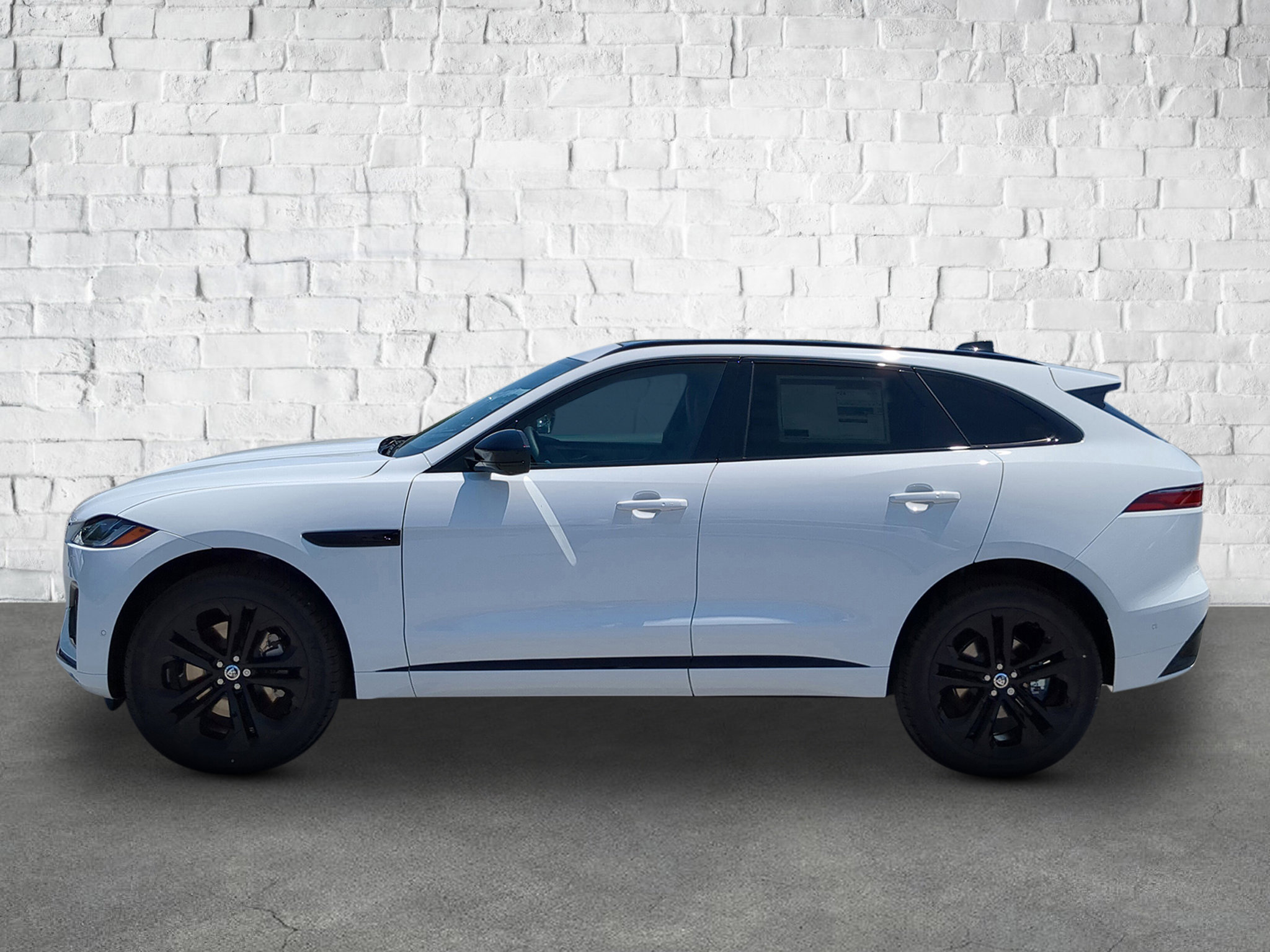 2026 Jaguar F-PACE P250 R-Dynamic S photo 3