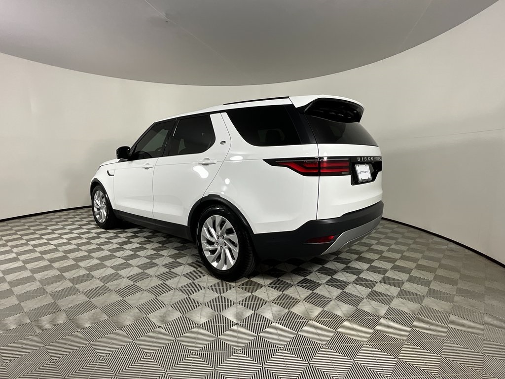 2024 Land Rover Discovery S photo 3