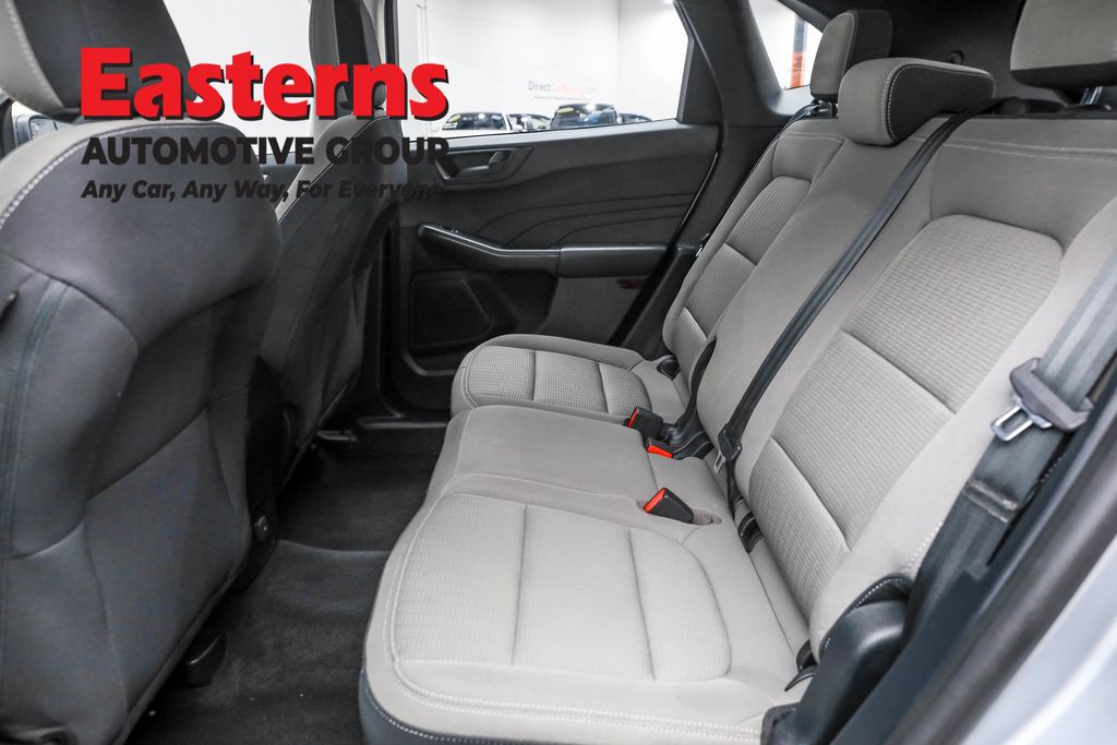 2022 Ford Escape S photo 18