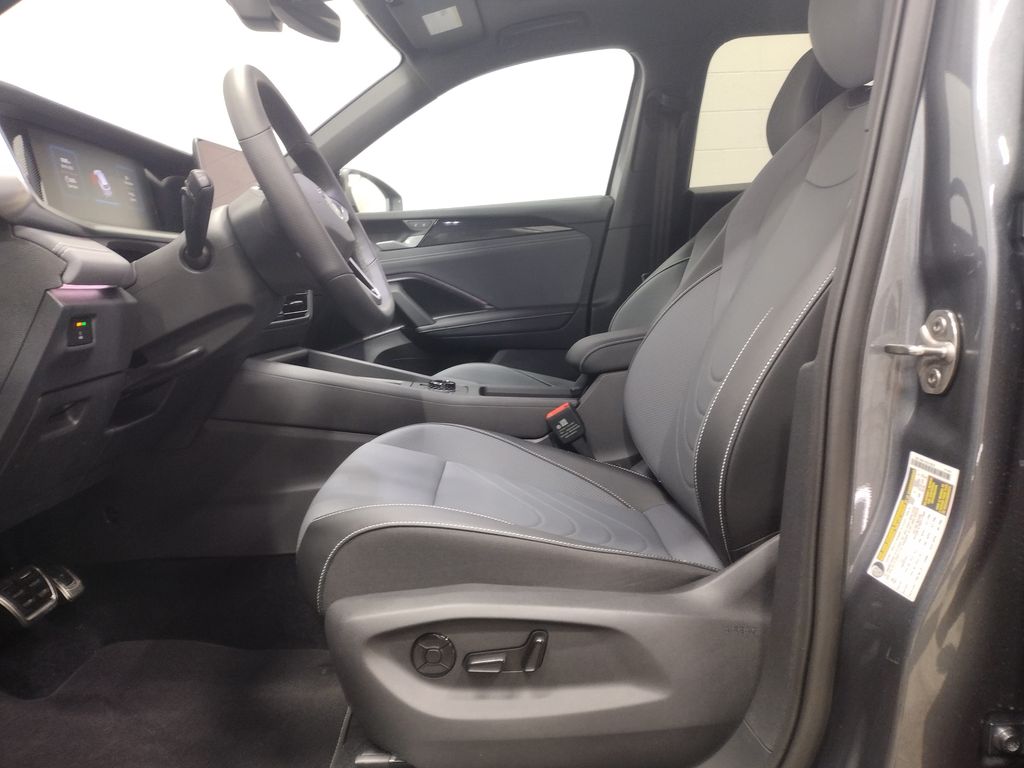 2025 Volkswagen Tiguan SE R-Line Black photo 14