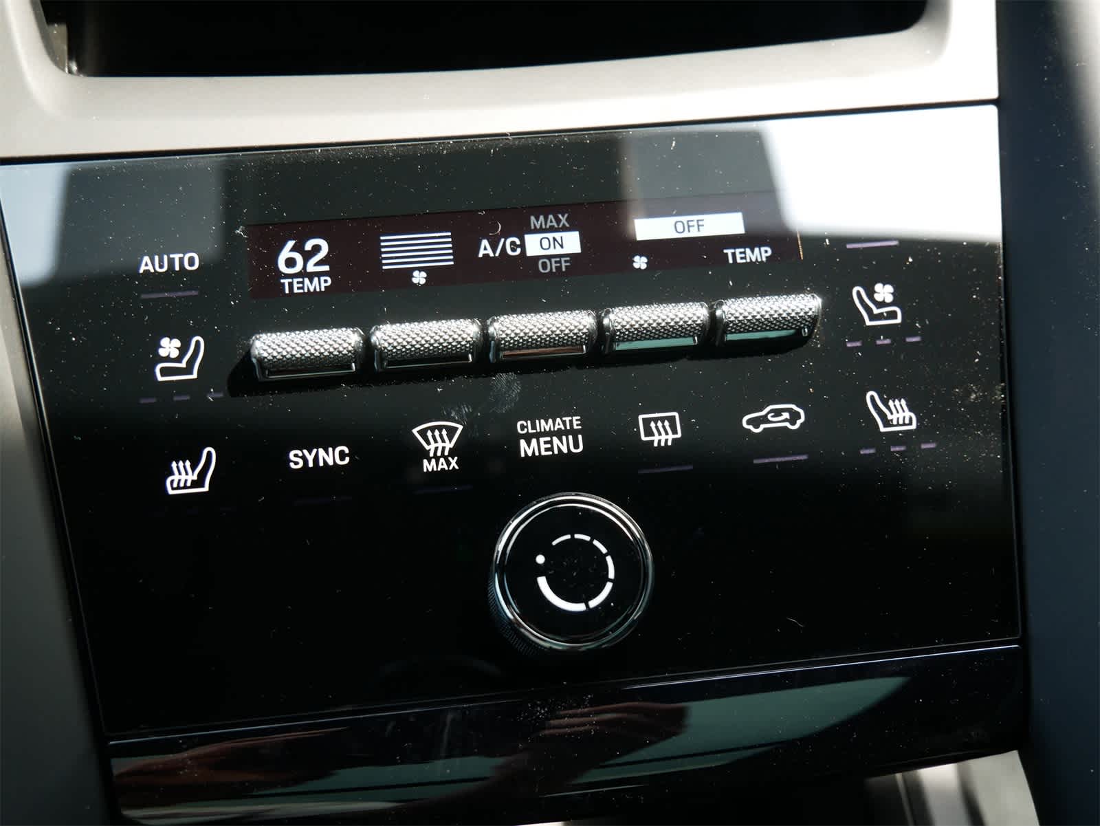 2025 Porsche Macan Electric 4 photo 16