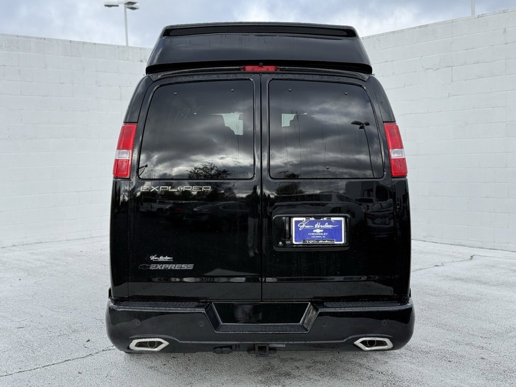 2025 Chevrolet Express Cargo 2500 photo 2