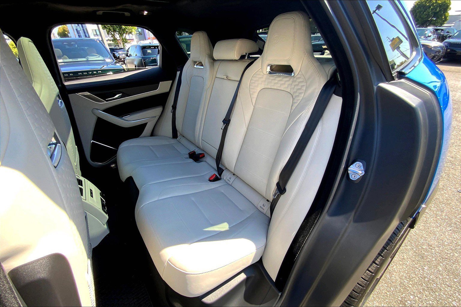 2026 Jaguar F-PACE SVR photo 10