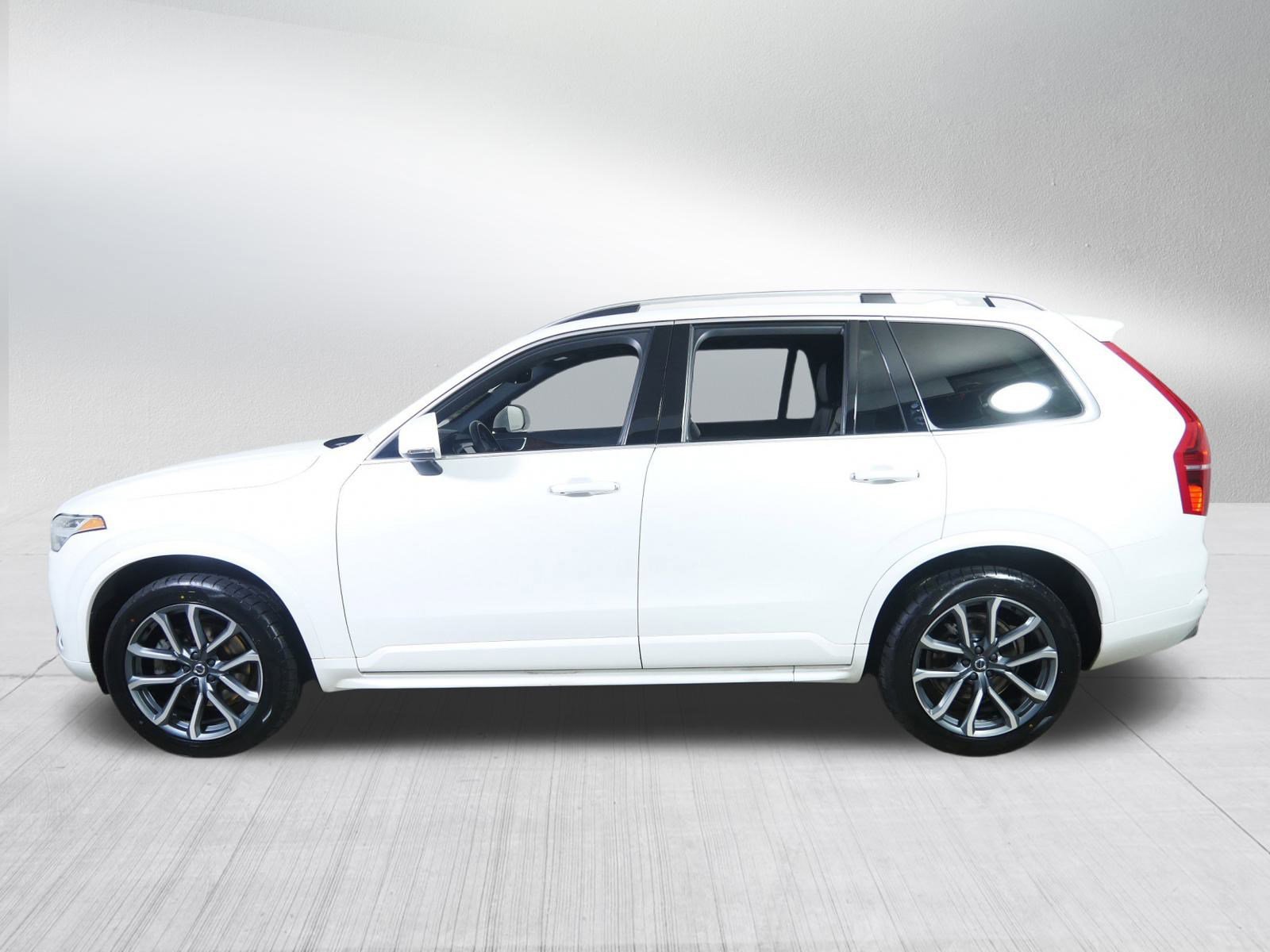 2019 Volvo XC90 Momentum photo 4