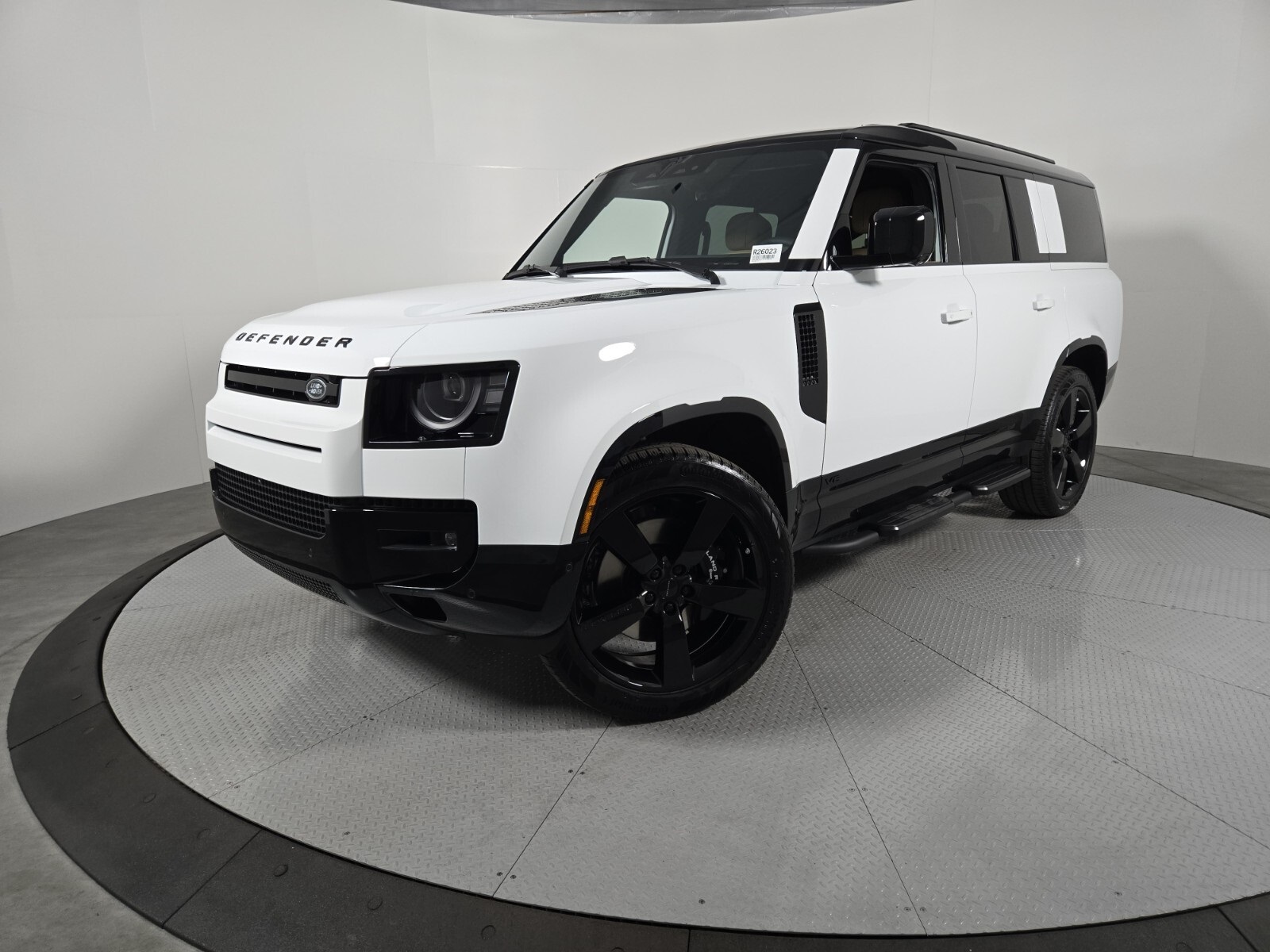 2026 Land Rover Defender V8's photo