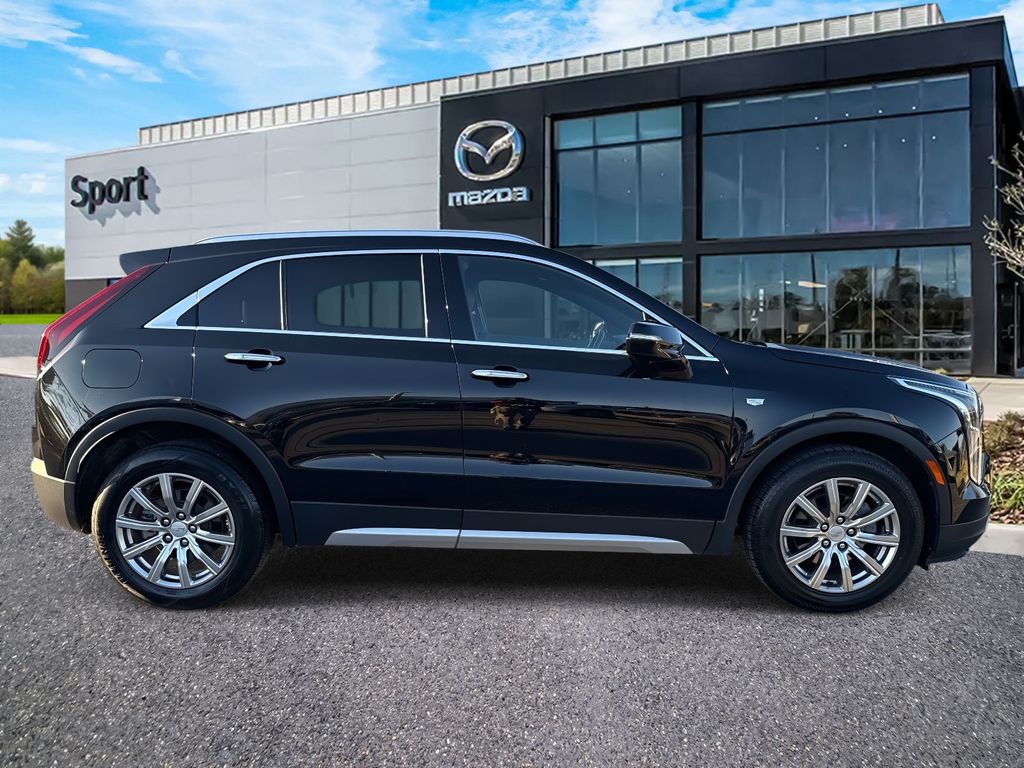 2023 Cadillac XT4 Premium Luxury photo 2