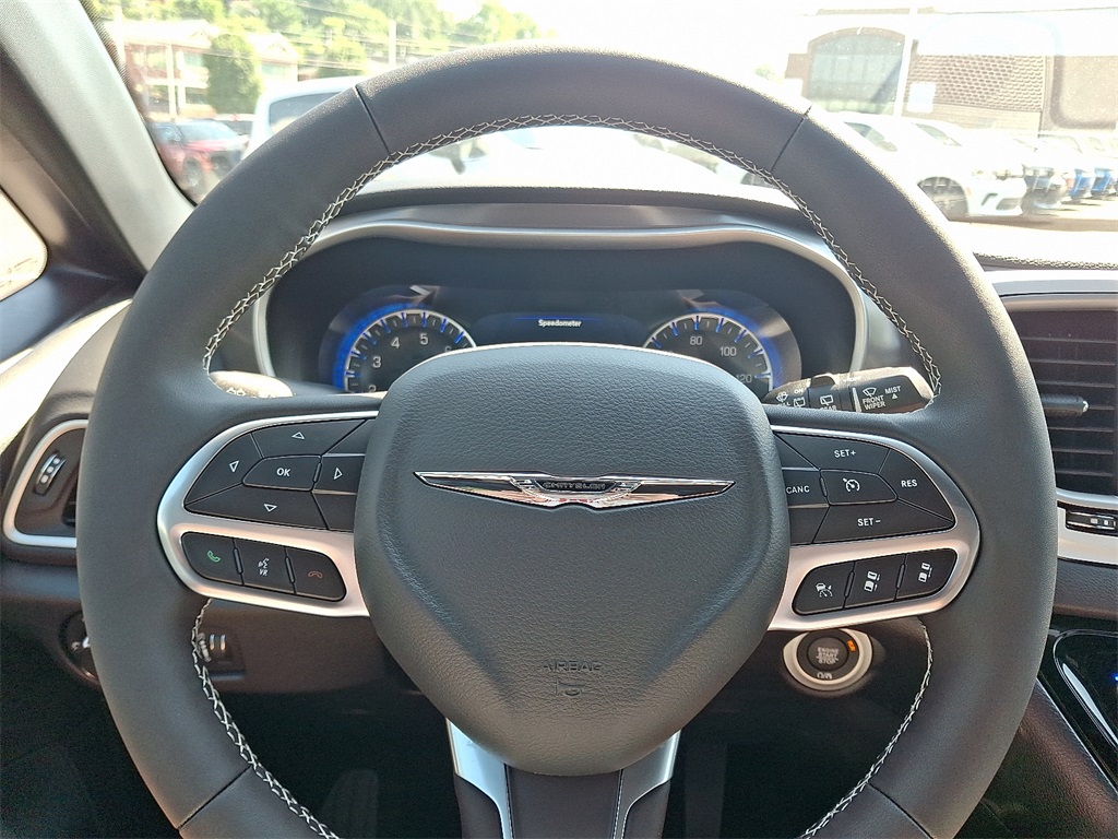 2025 Chrysler Voyager LX photo 14