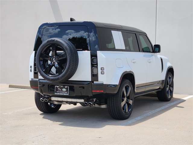 2025 Land Rover Defender 110 V8 photo 4