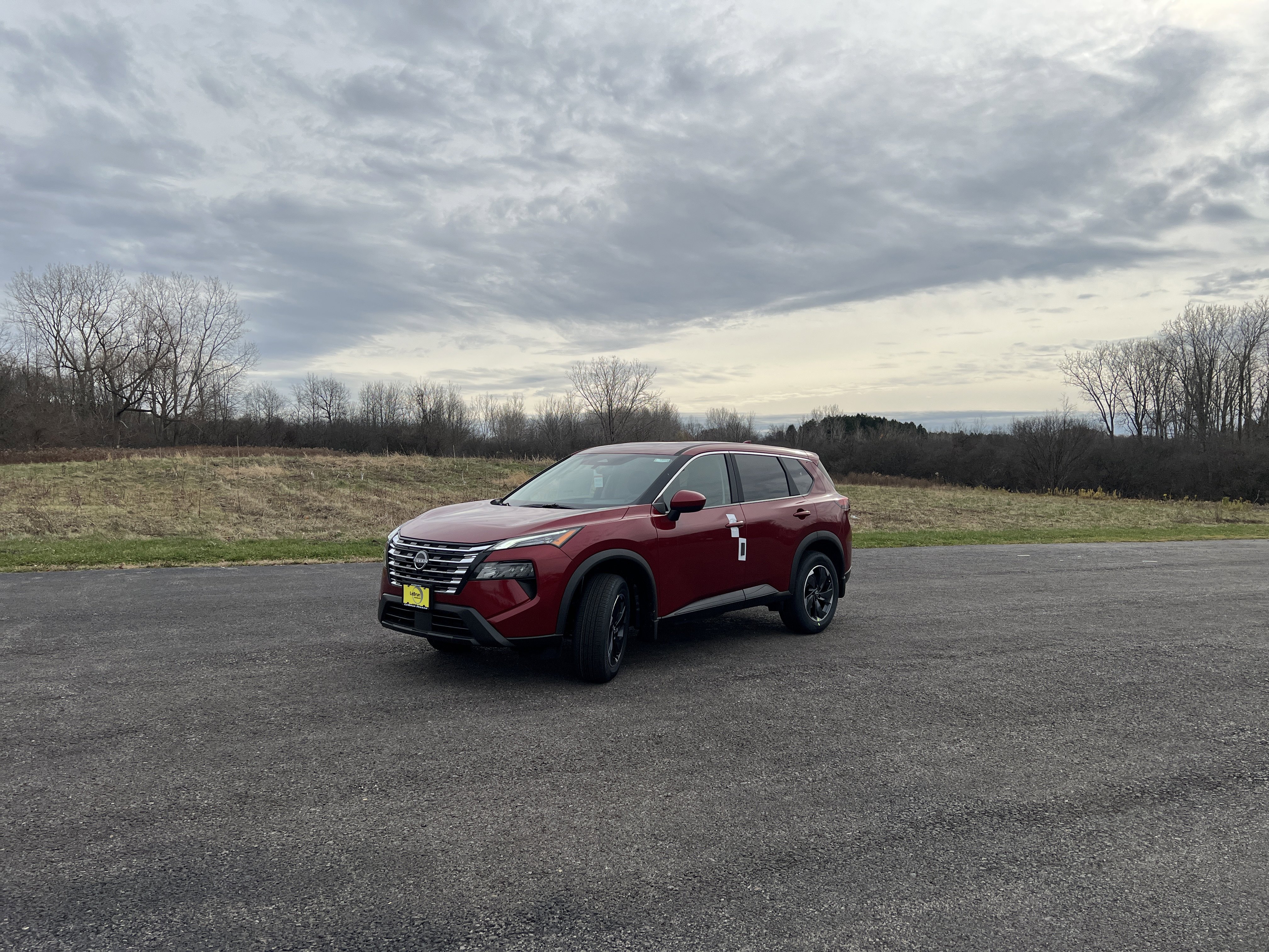 2026 Nissan Rogue SV's photo