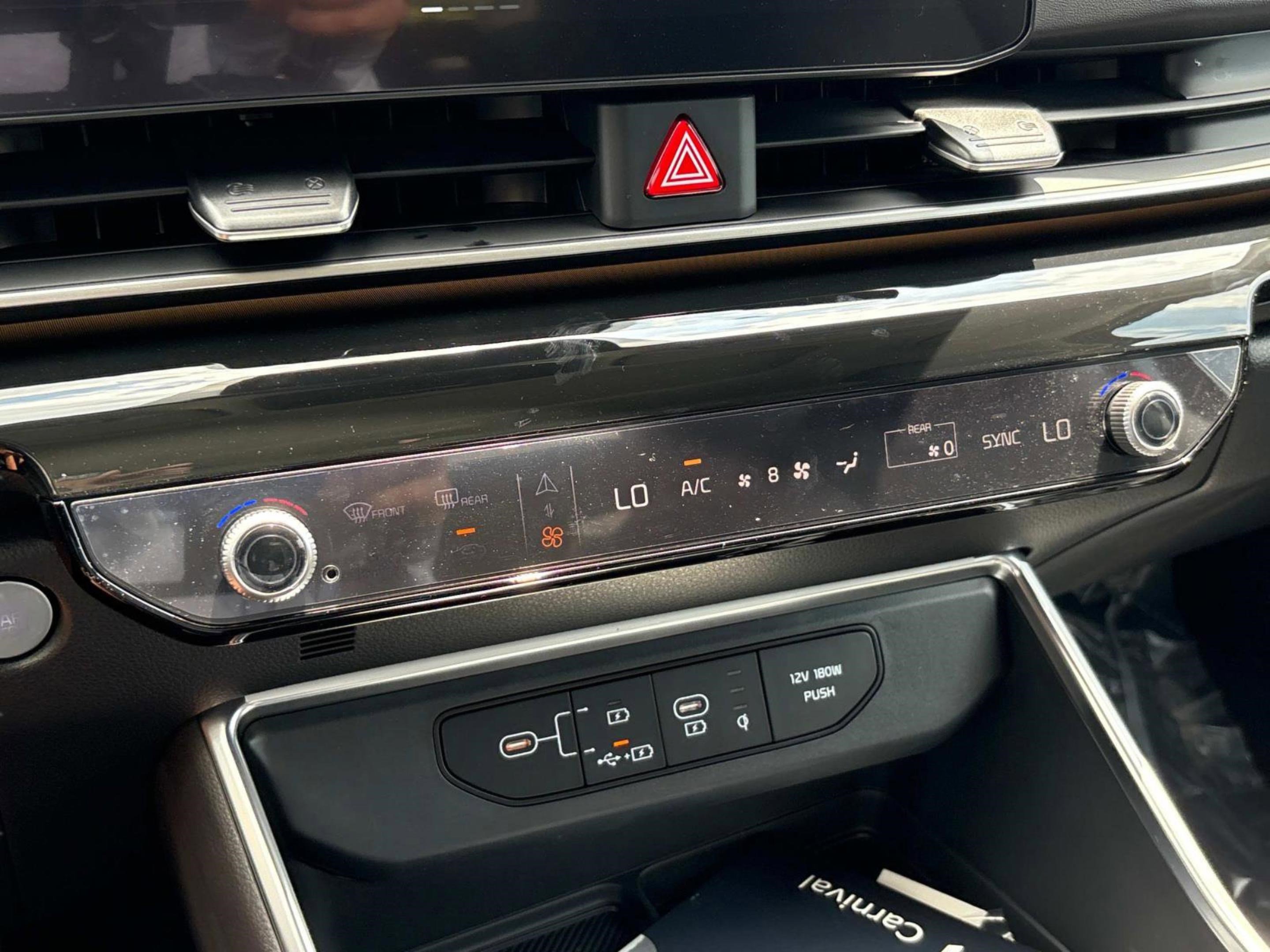 2026 Kia Carnival SX Prestige photo 26