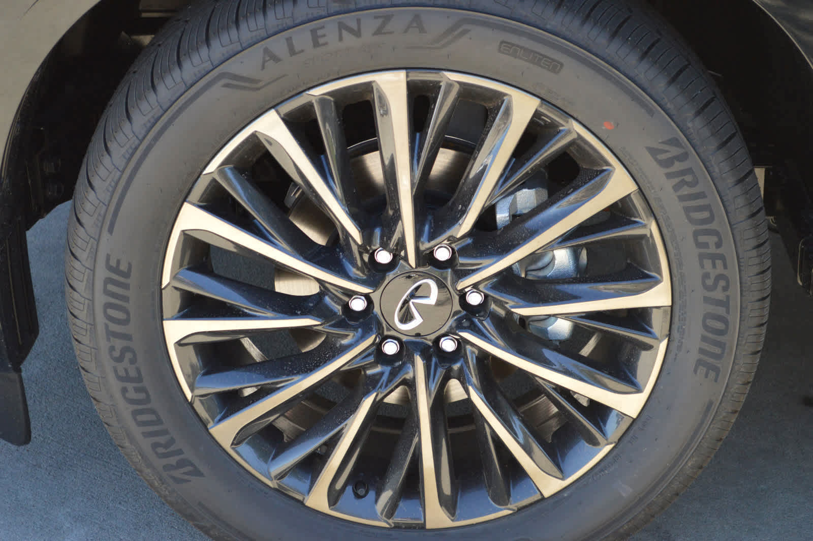 2025 Infiniti QX80 photo 2