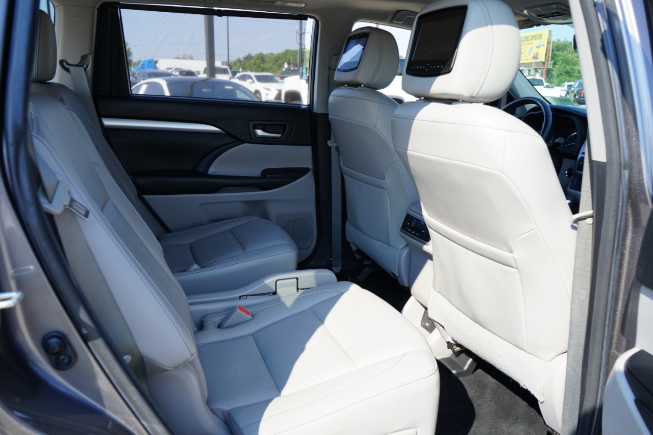 2017 Toyota Highlander SE XLE photo 29