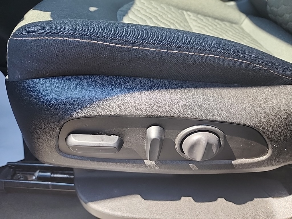 2020 Chevrolet Equinox LT photo 10