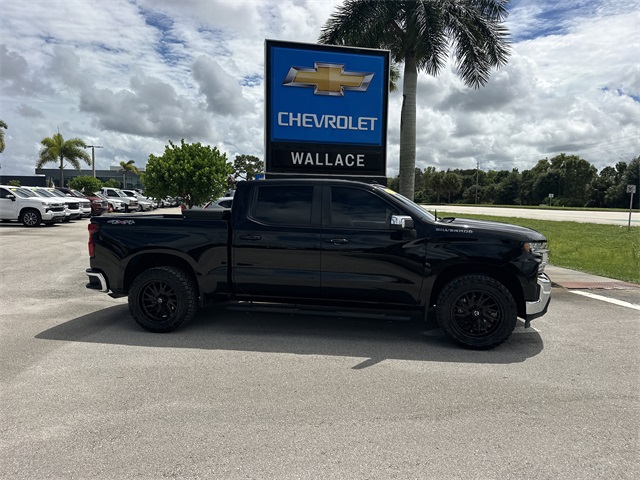 2022 Chevrolet Silverado 1500 LT photo 5
