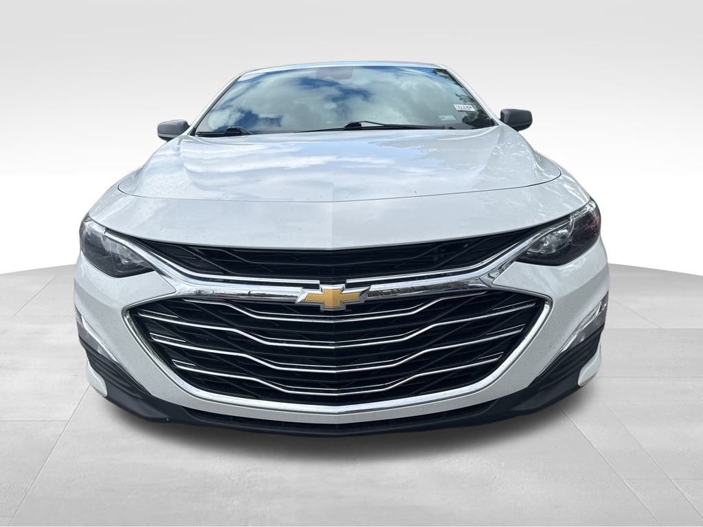 2023 Chevrolet Malibu LS photo 2