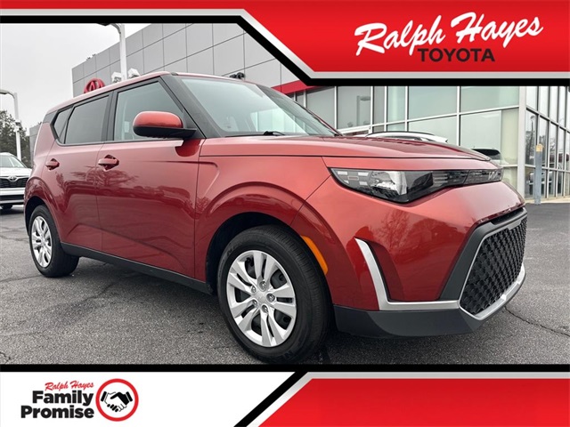 2024 Kia Soul LX's photo