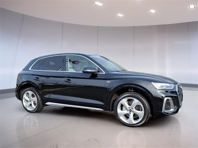 2023 Audi Q5 Premium Plus